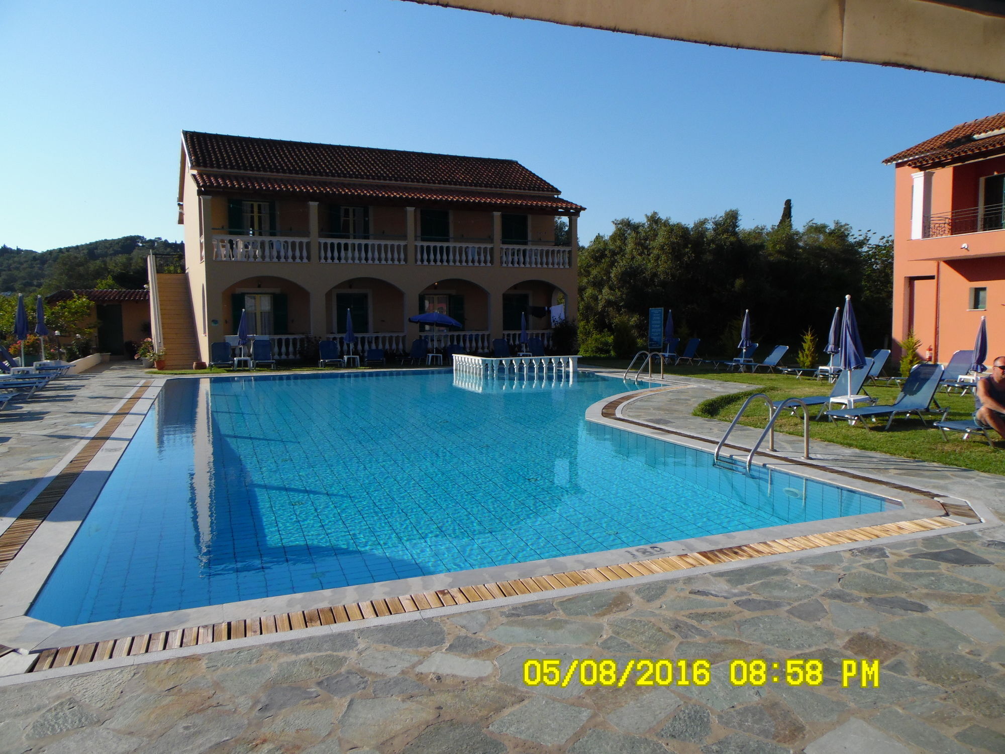 Katsaros & Aparthotel