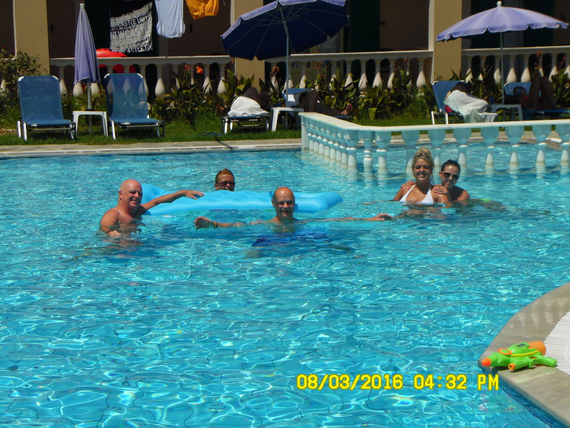 Aparthotel Katsaros &